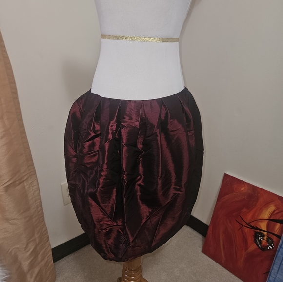 Bisou Bisou Red/Black Sheen Bubble style skirt 10 - Picture 2 of 3
